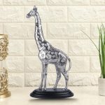 Aluminium Silver Colour Giraf Stand On Black Platfom